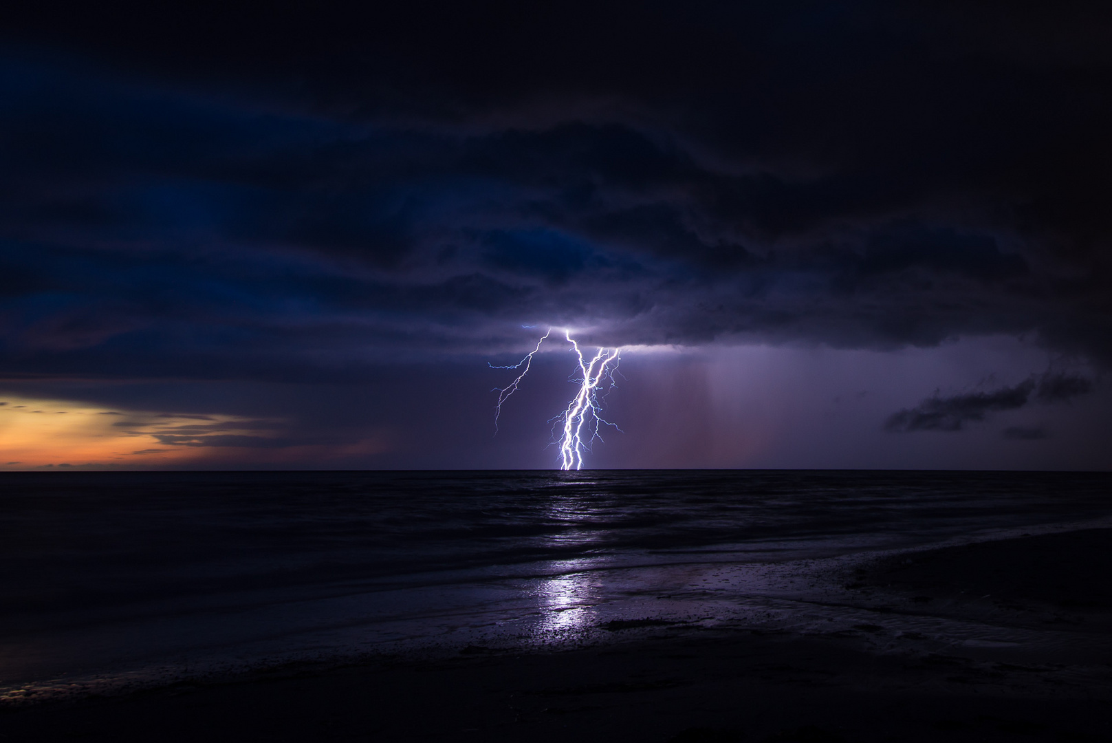 Gewitter über dem Meer Foto & Bild | himmel, see, landschaft Bilder auf