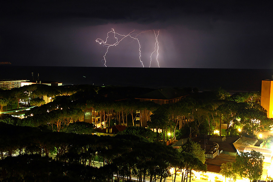 Gewitter über dem Mittelmeer