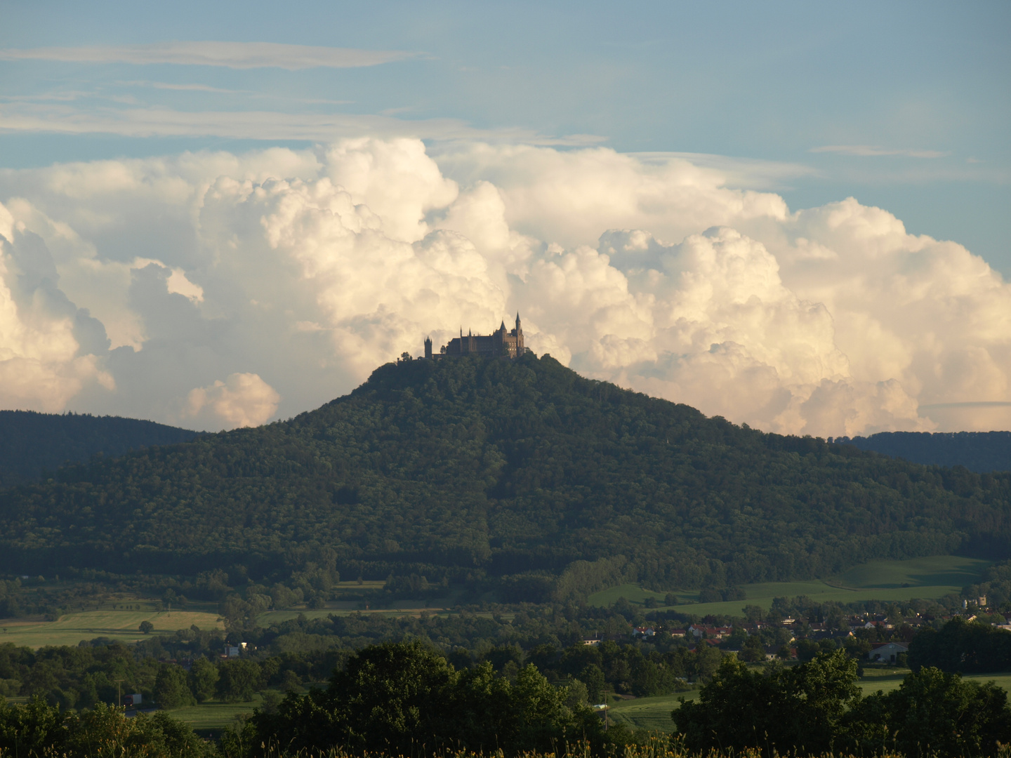 Gewitter über dem Preußischen Königshaus Hohenzollern