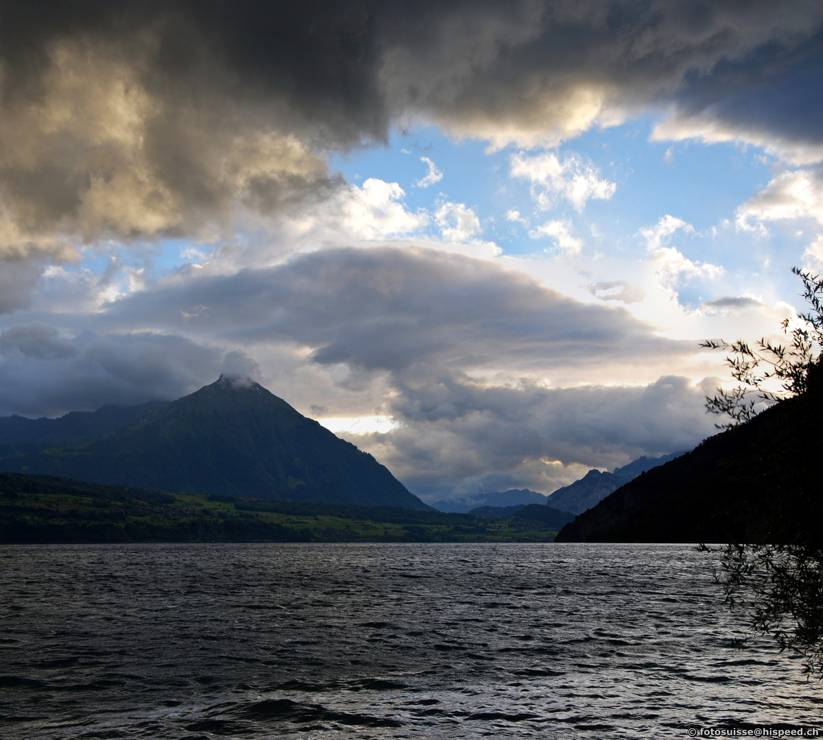 Gewitter über dem Thunersee