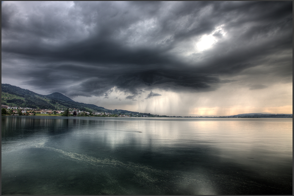 Gewitter über dem Zürichsee - II