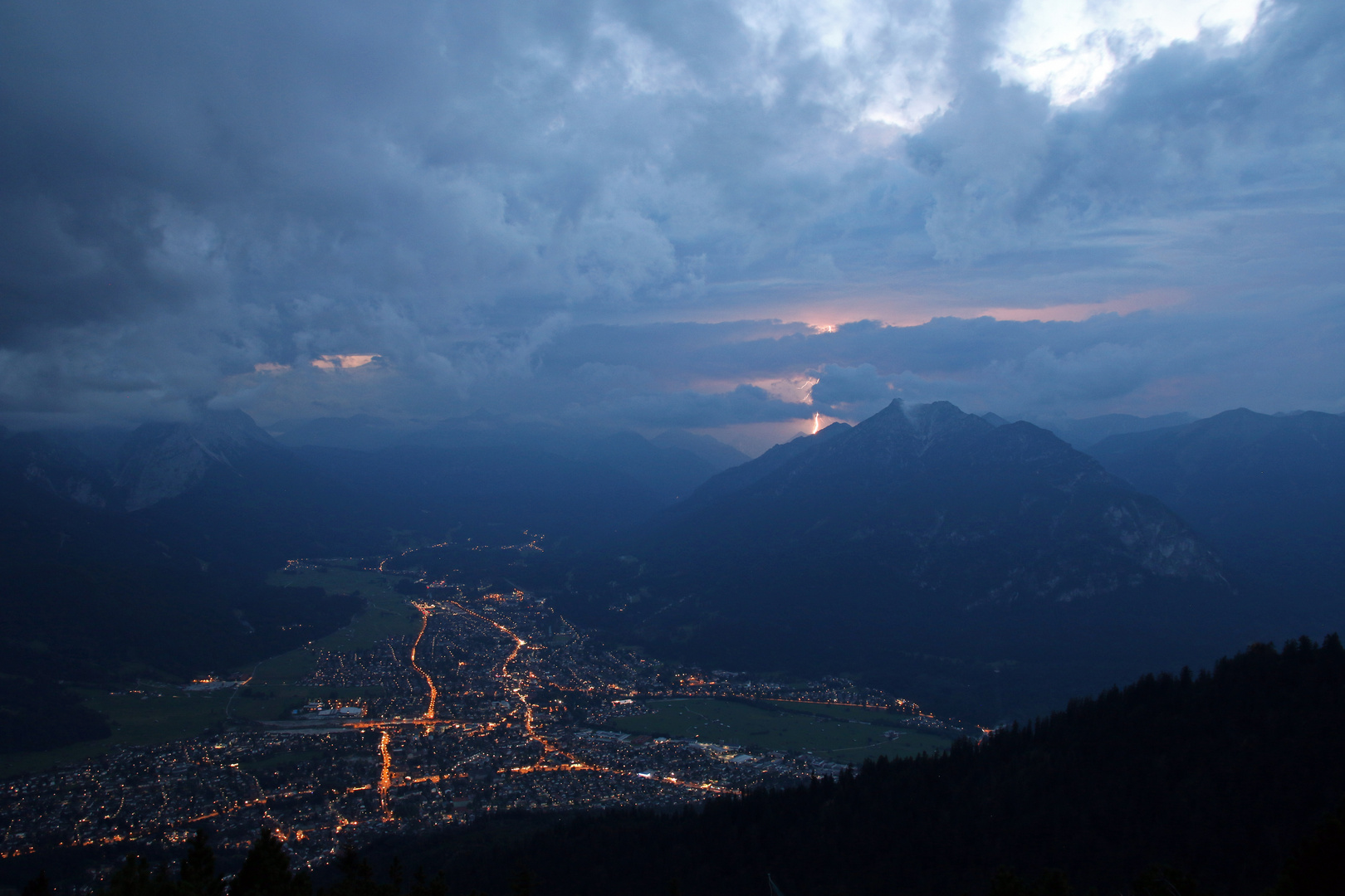 Gewitter über den Alpen