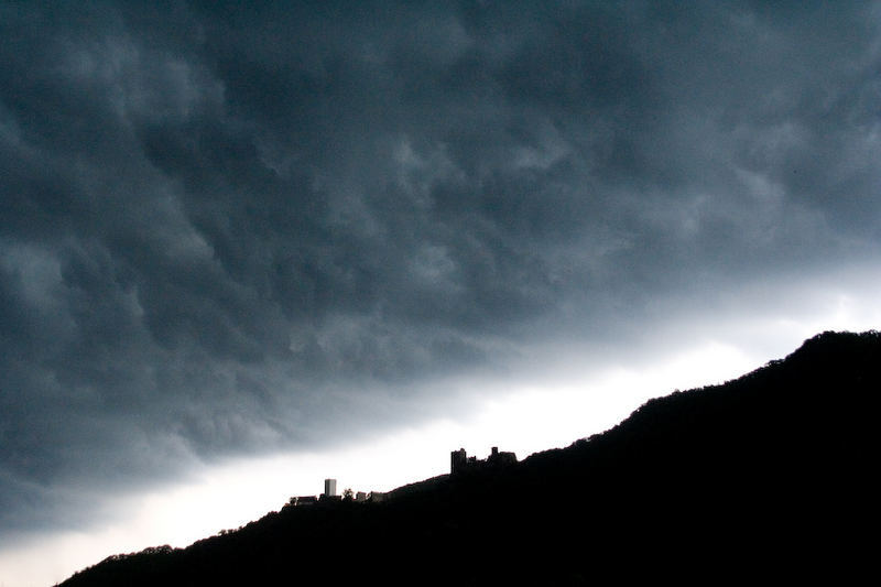 Gewitter über den "Feindlichen Brüdern"