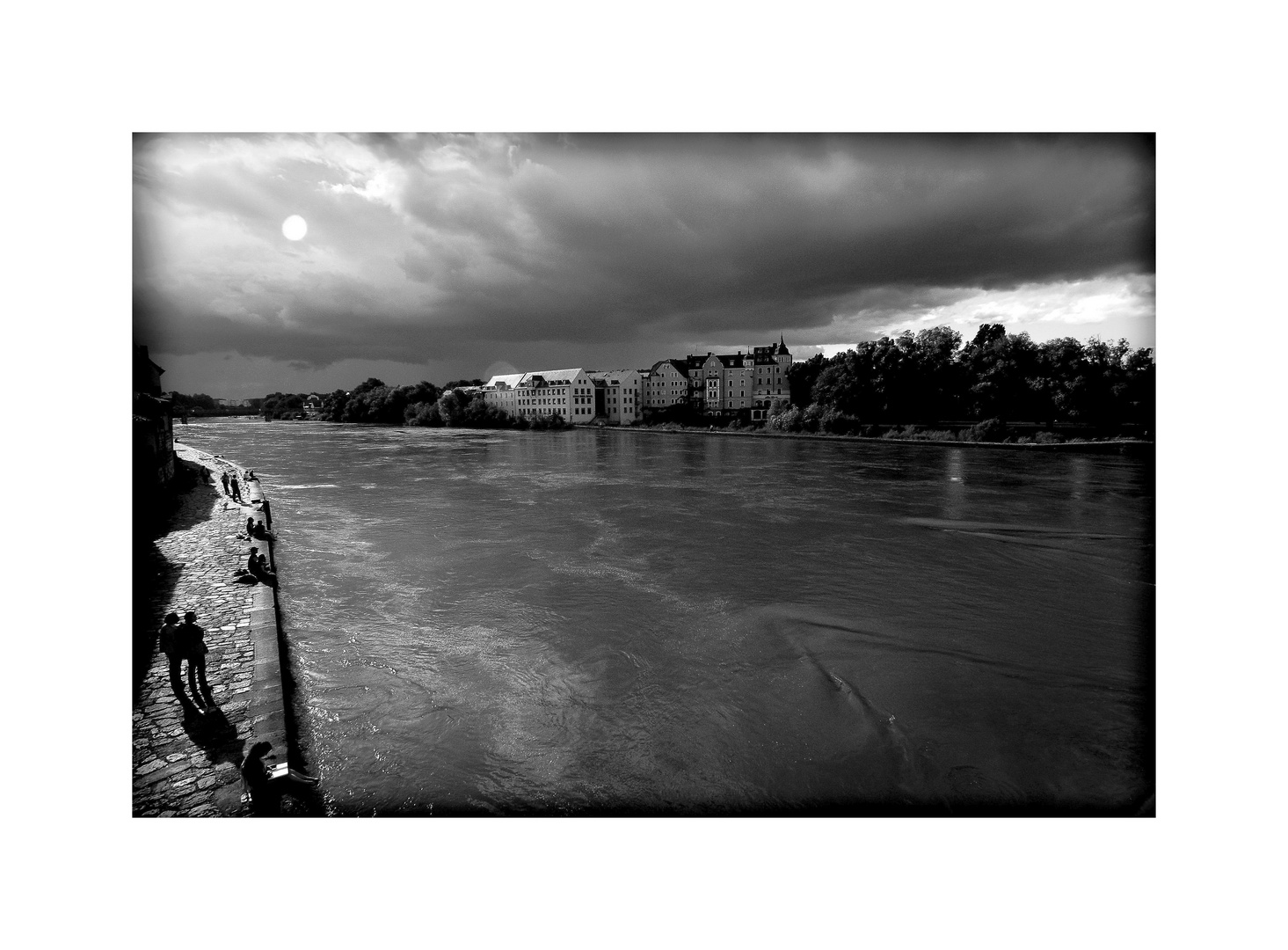 Gewitter über der Donau