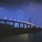 Gewitter über der Köhlbrandbrücke