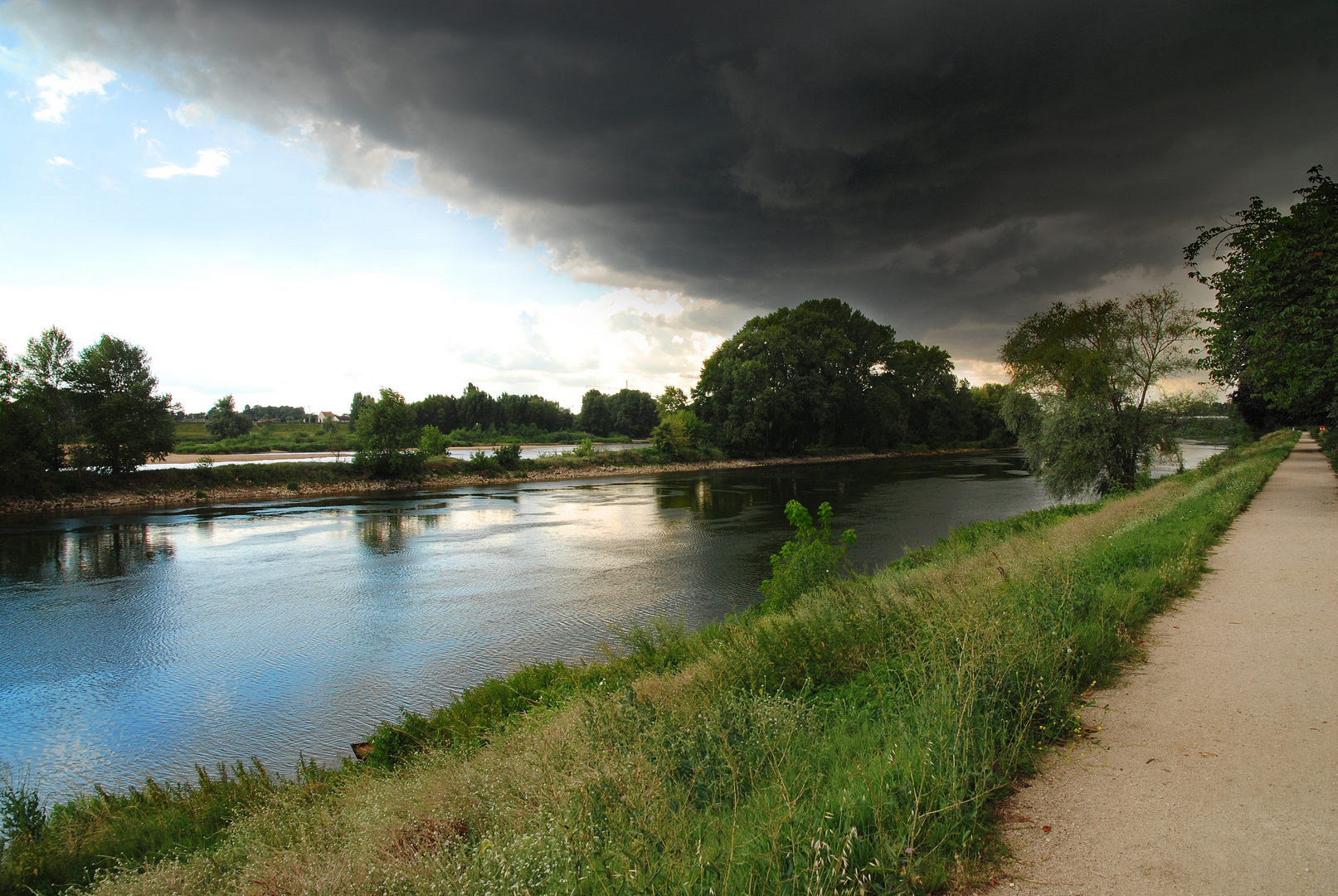 Gewitter über der Loire