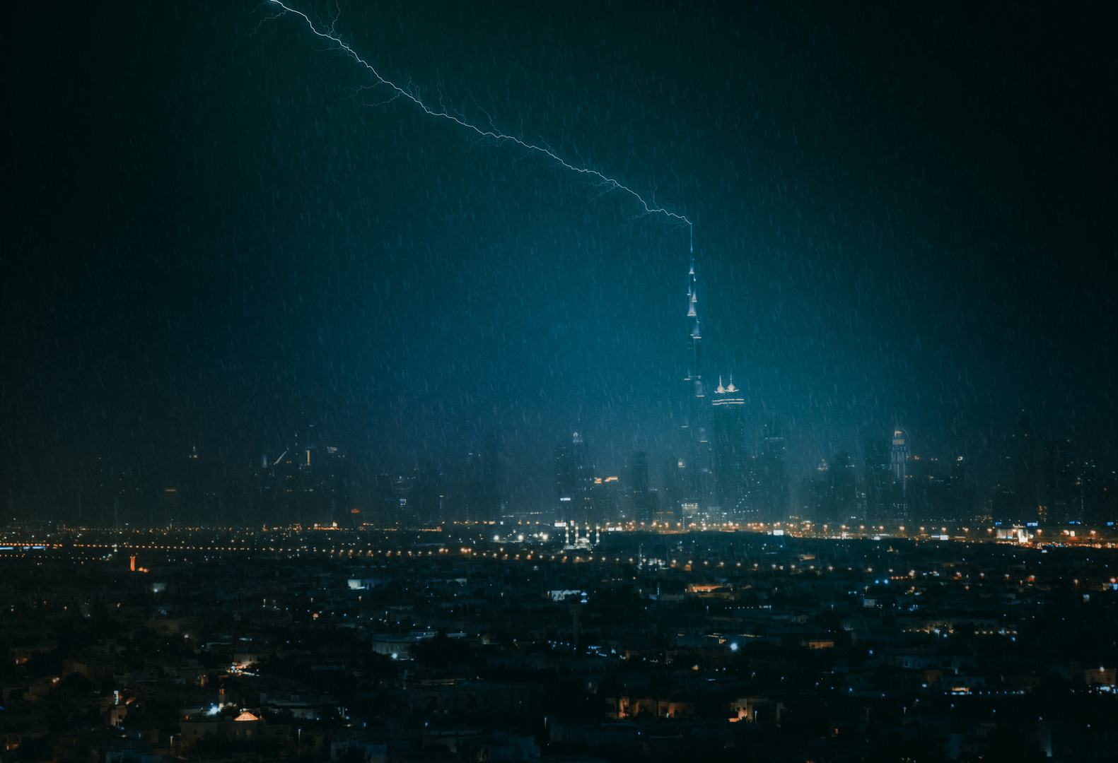 Gewitter über Dubai...