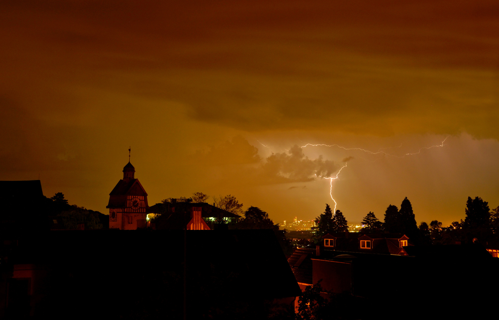 Gewitter über Frankfurt a. M.