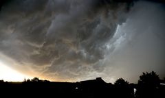 Gewitter über Gau-Bischofsheim II