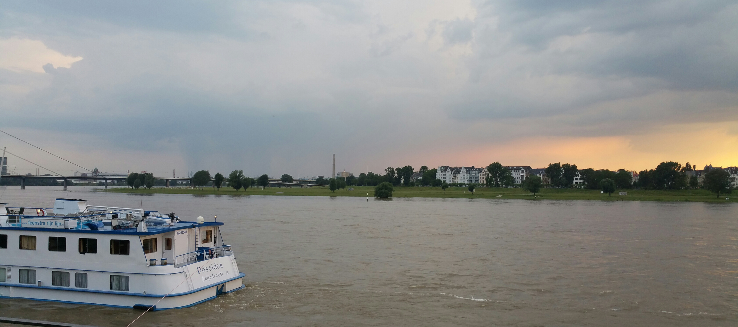 Gewitter über Neuss