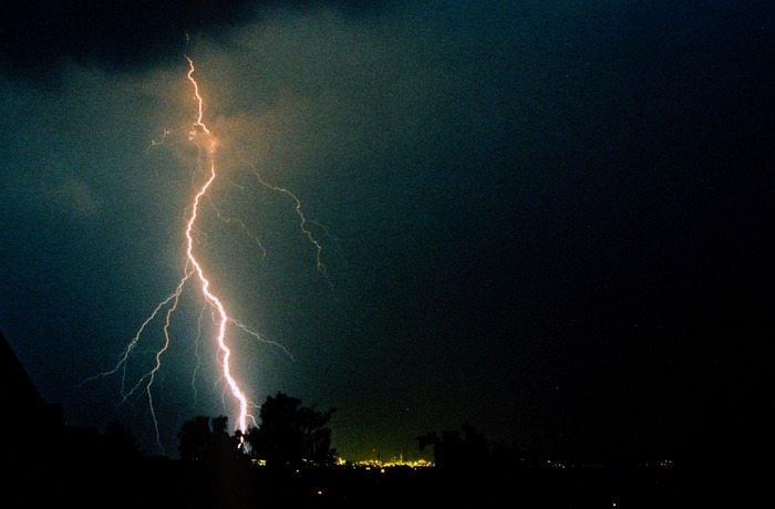 Gewitter über NRW 3 (negativ Scan)