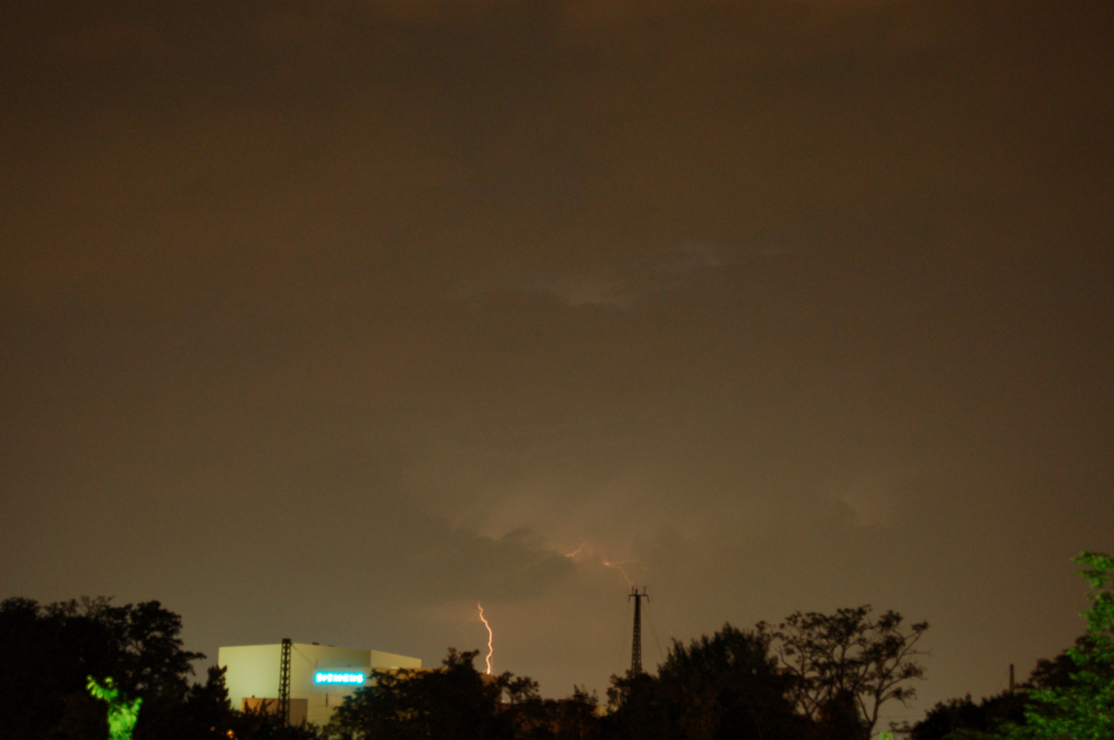 Gewitter über Nürnberg am 10. Juni 1:30Uhr