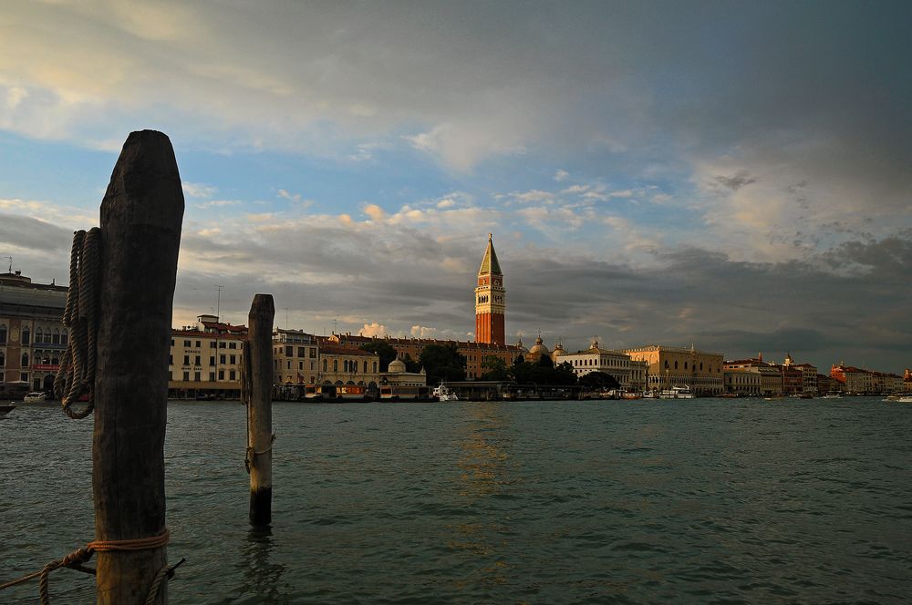 GEWITTER  ÜBER SAN MARCO