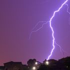 Gewitter über Vorstadtsiedlung