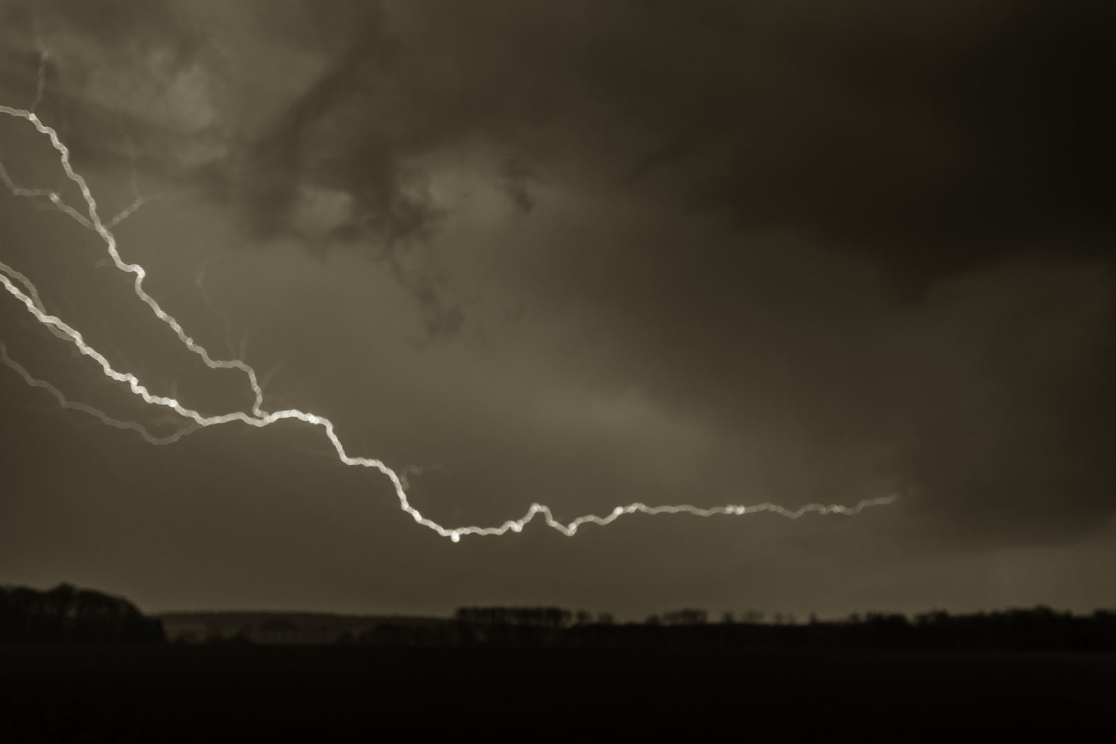 Gewitter über Wendisch Evern am 01.04.2017