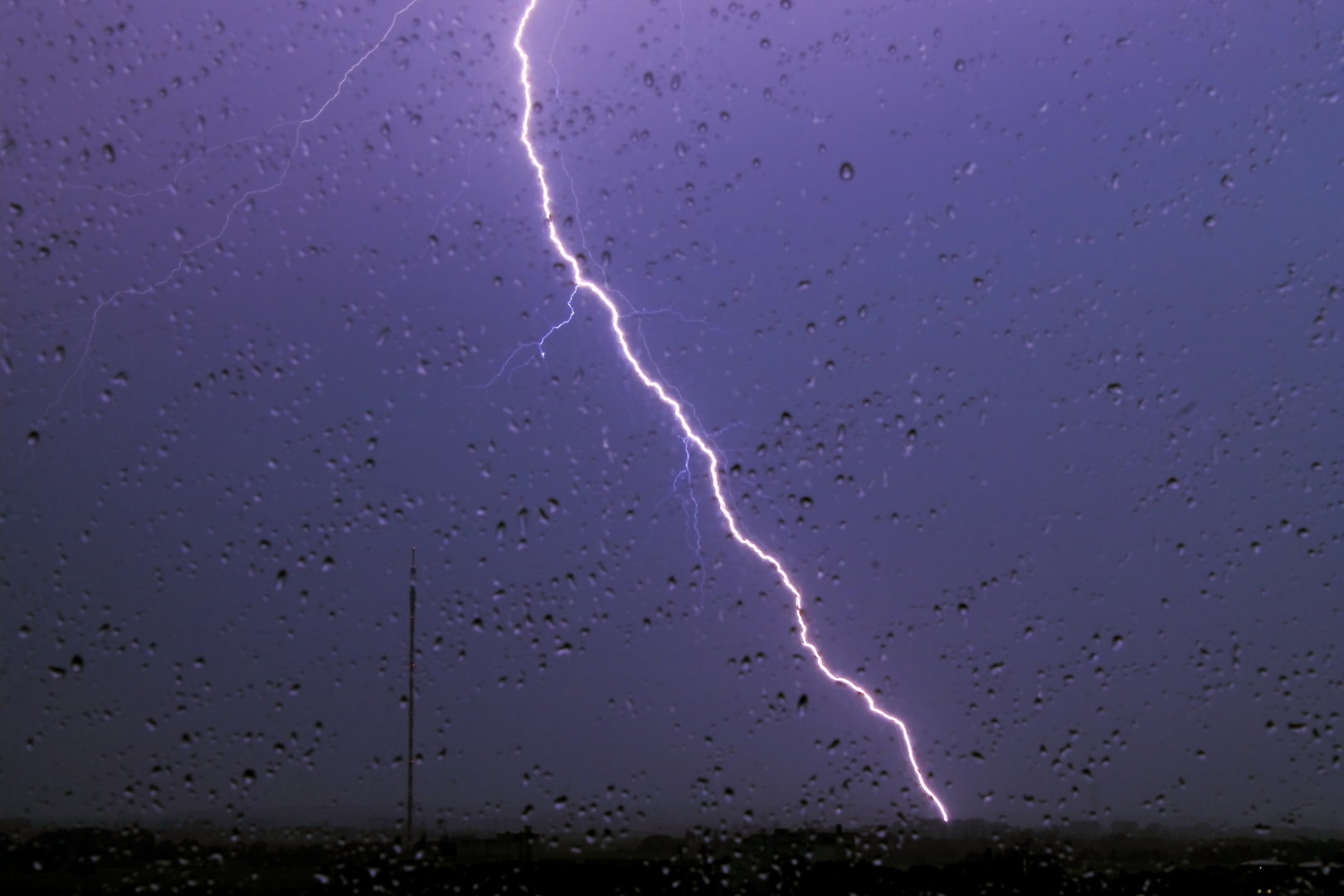 "Gewitter und Blitzschlag in Wesel am Niederrhein"