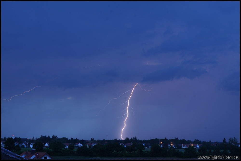 Gewitter vorm Küchenfenster II