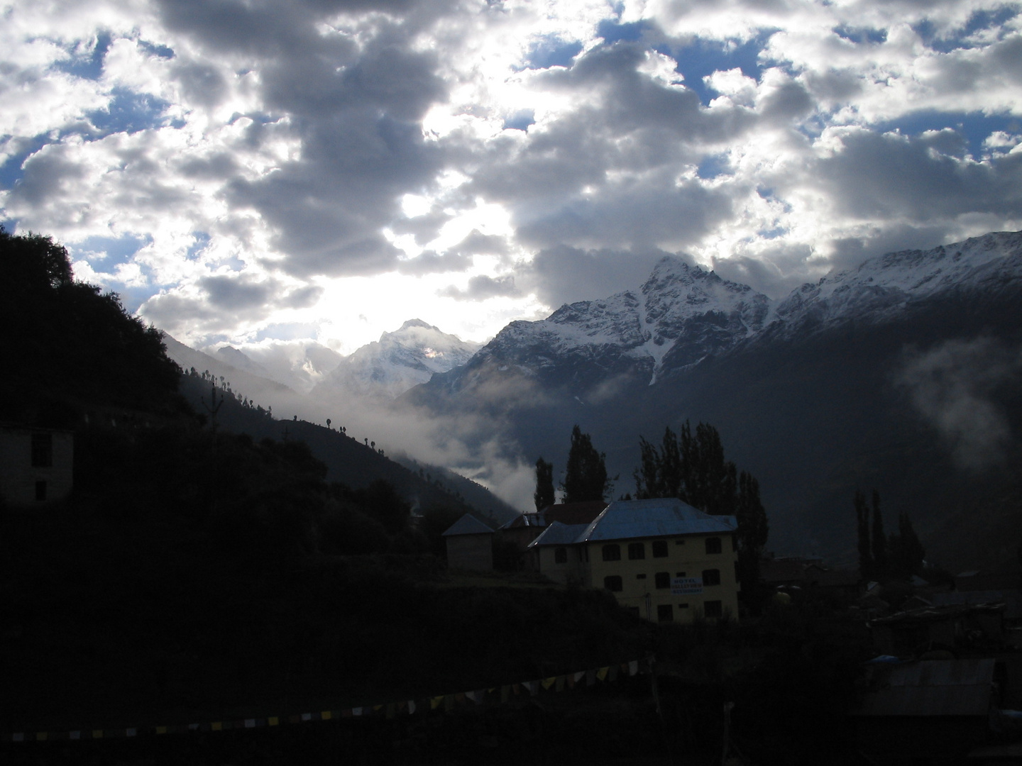 Gewitter zieht auf in Keylong (Spiti - Indien)