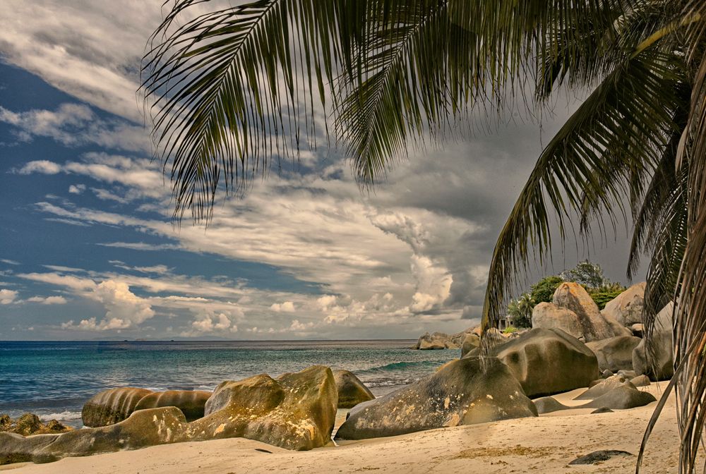 Gewitter zieht auf  - Seychellen  .-