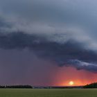 Gewitteraufzug bei Sonnenuntergang