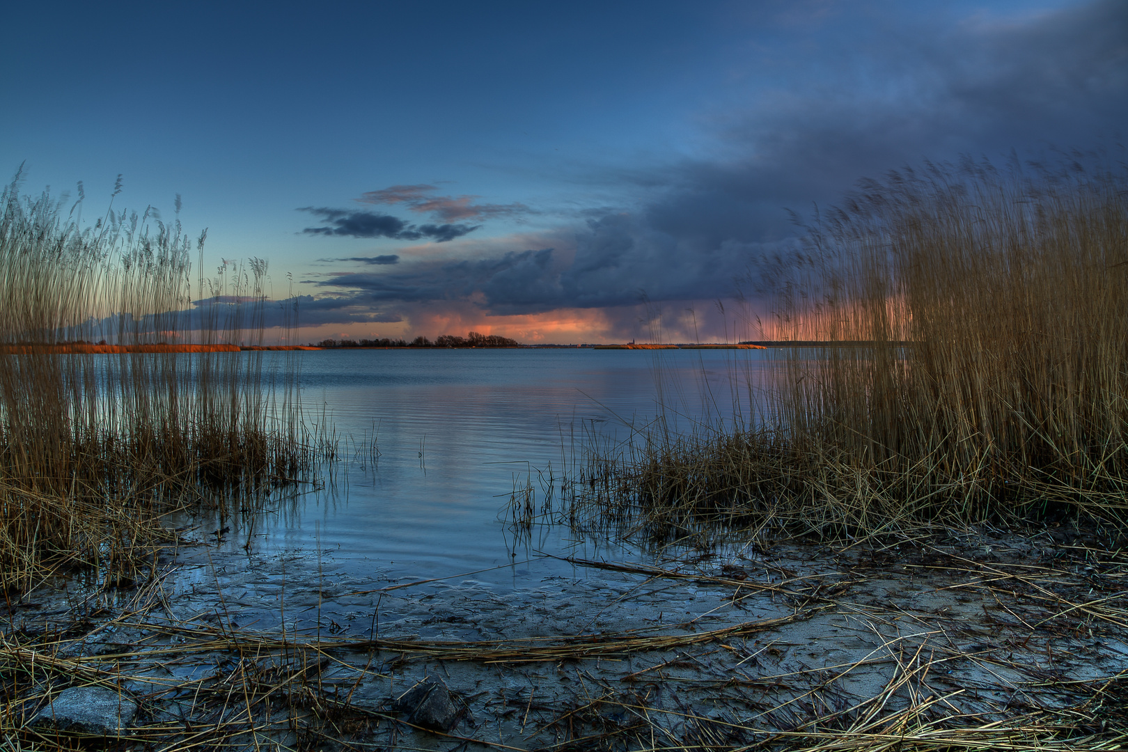 Gewitterfront am Bodden