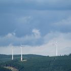 Gewitterfront mit Windrädern