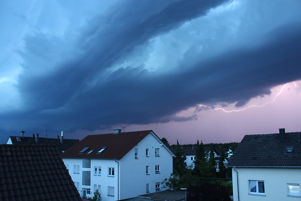 Gewitterfront über Nordbaden