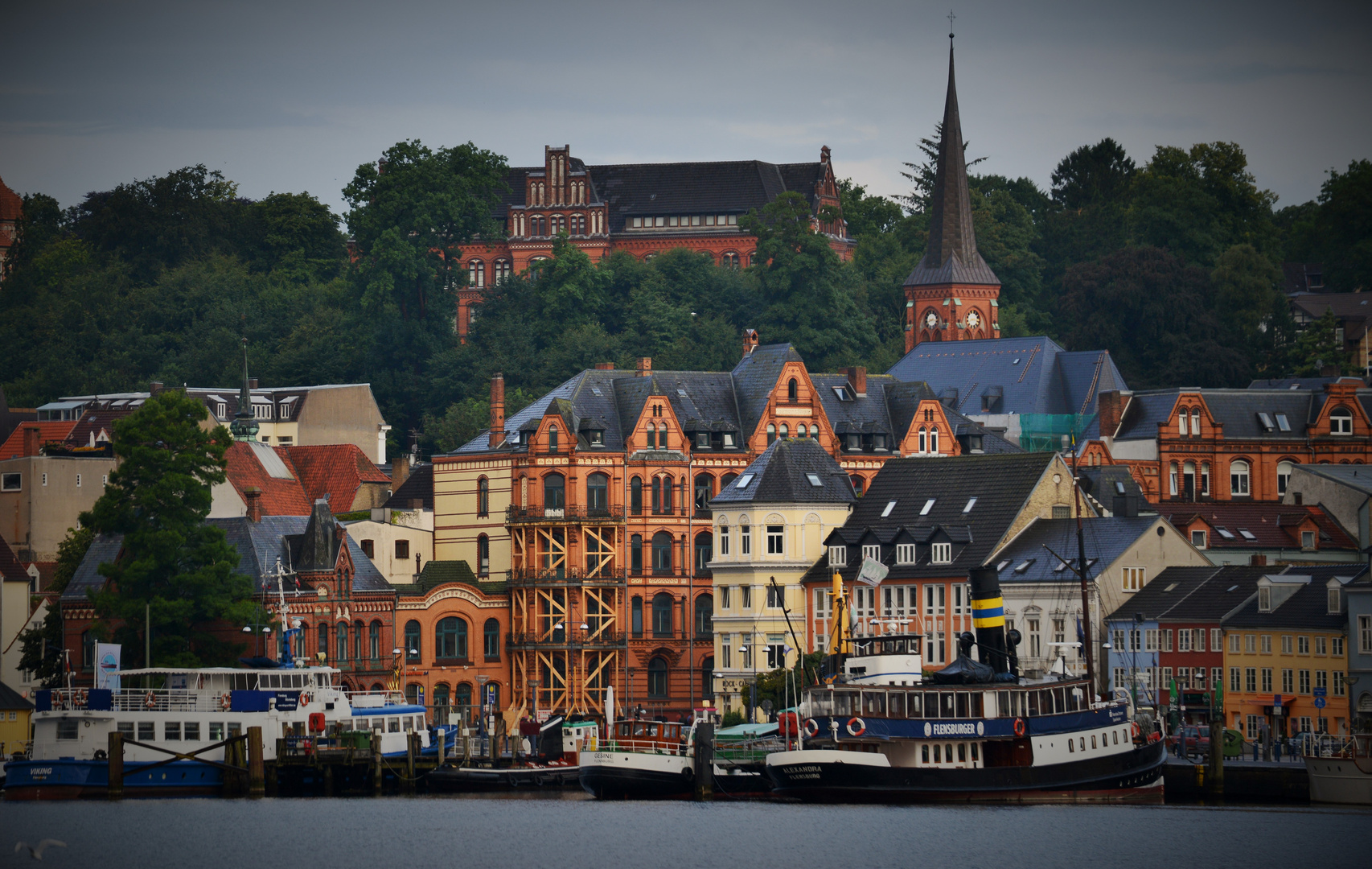 Gewitterstimmung am Hafen