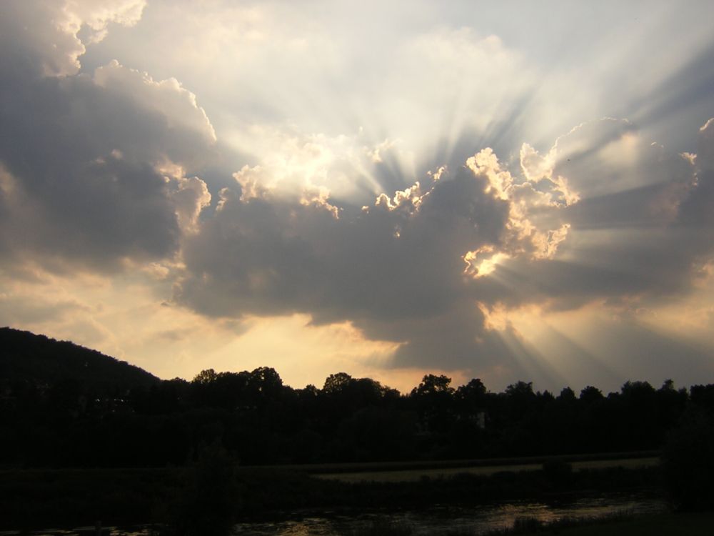 Gewitterstimmung an der Weser