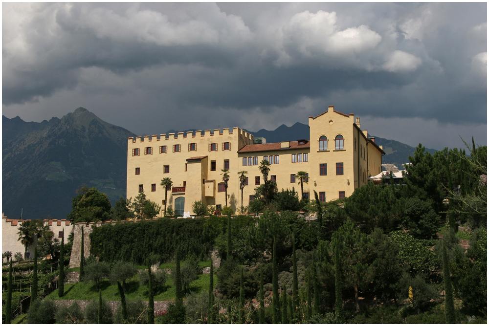 Gewitterstimmung auf Schloss Trauttmansdorff 2