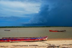 Gewitterstimmung bei Braamspunt - am Suriname Rivier vor der Mündung in den Atlantik