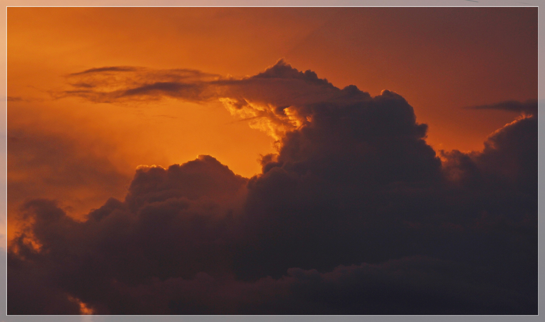 Gewitterstimmung beim Sonnenaufgang