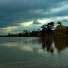 Gewitterstimmung im Gardens von Hever Castle / England