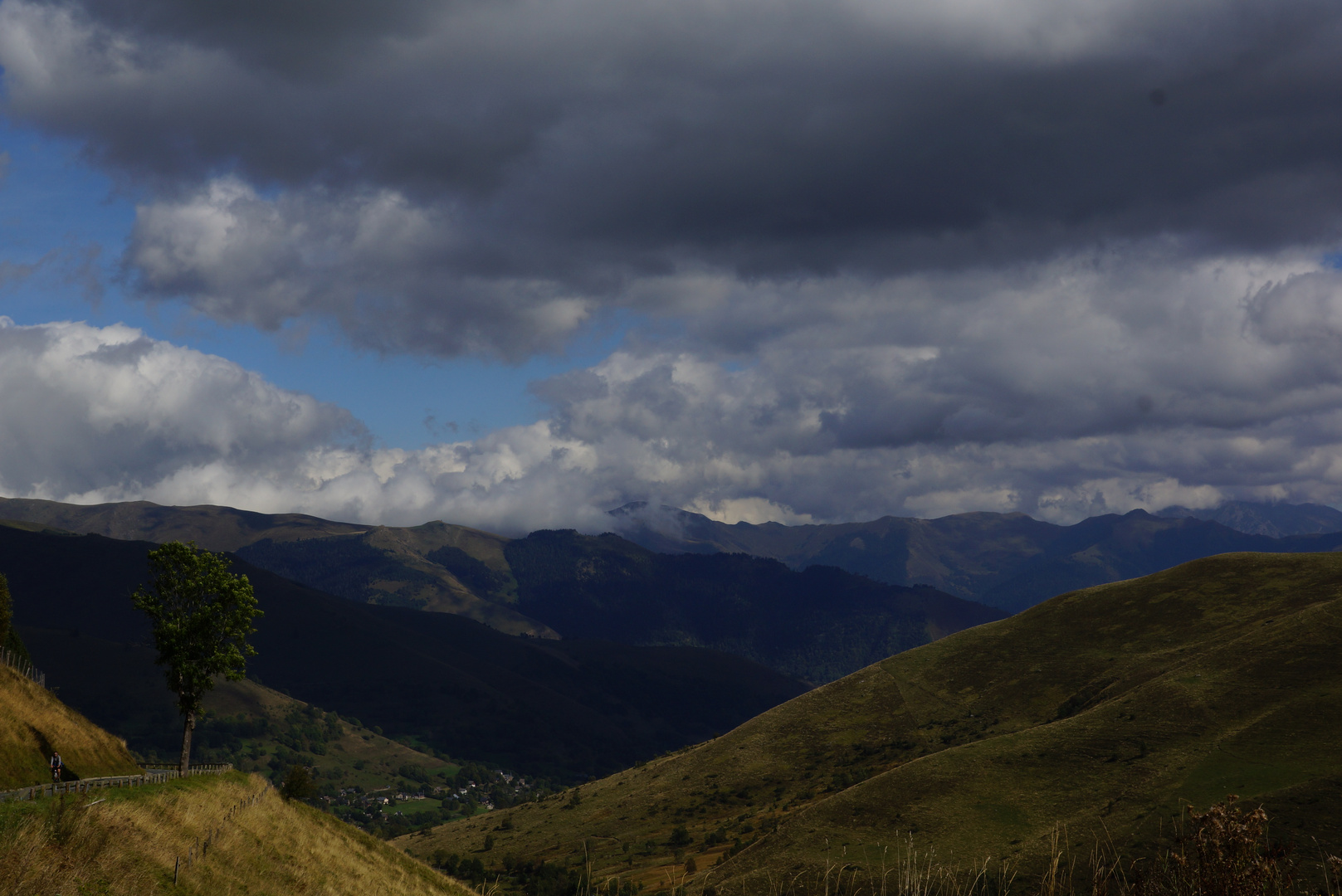 Gewitterstimmung oberhalb Bagnères de Luchon, Pyrenäen