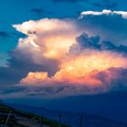 Gewitterwolke bei Sonnenuntergang