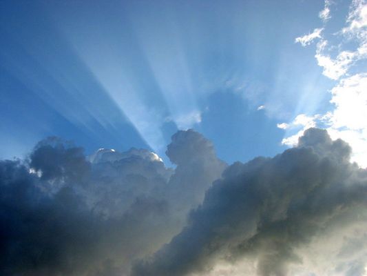 Gewitterwolke vs. Sonne