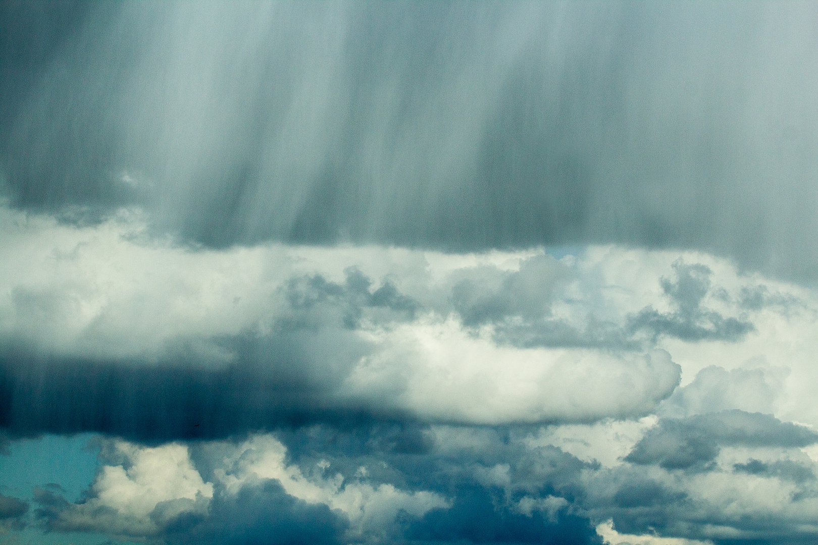 Gewitterwolken Foto & Bild | wolken, frühling, april Bilder auf