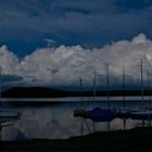 Gewitterwolken am See