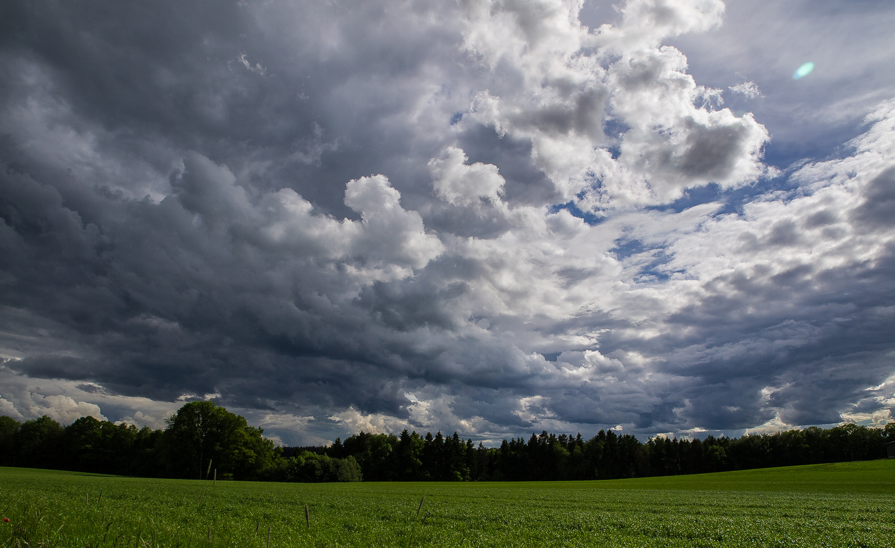 Gewitterwolken bei Schönenbuch