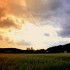 Gewitterwolken bei Sonnenuntergang