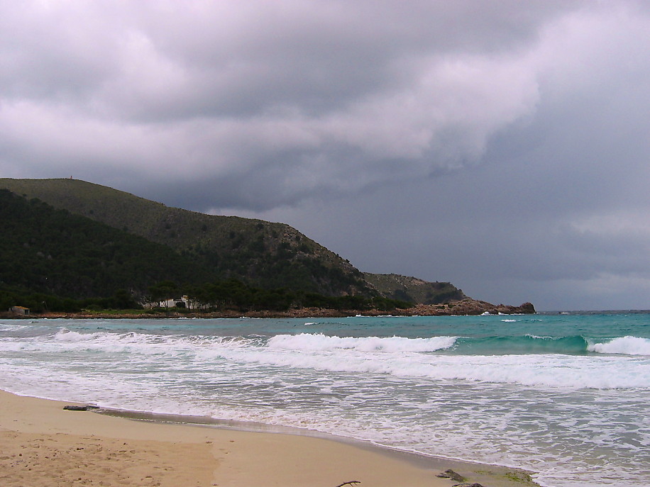 Gewitterwolken über Cala Ratjada