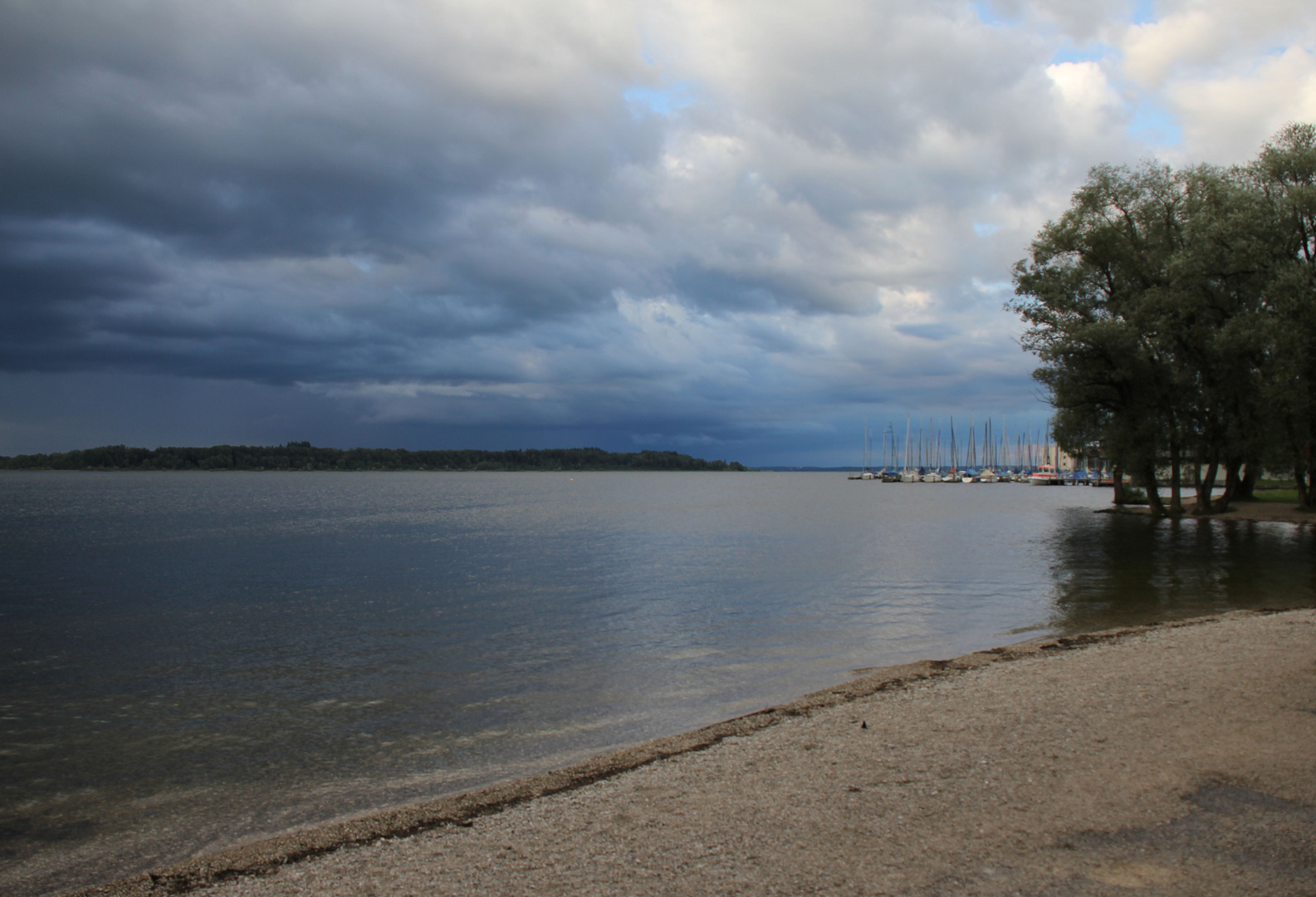 Gewitterwolken über dem Chiemsee