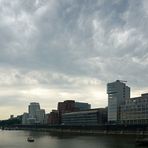 Gewitterwolken über dem Medienhafen
