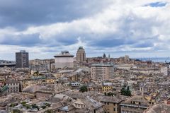 Gewitterwolken über Genua