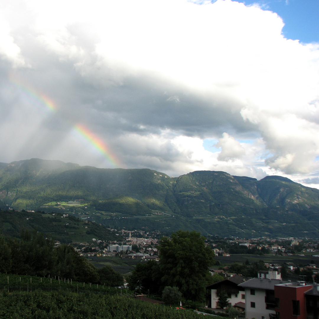 Gewitterwolken über Meran