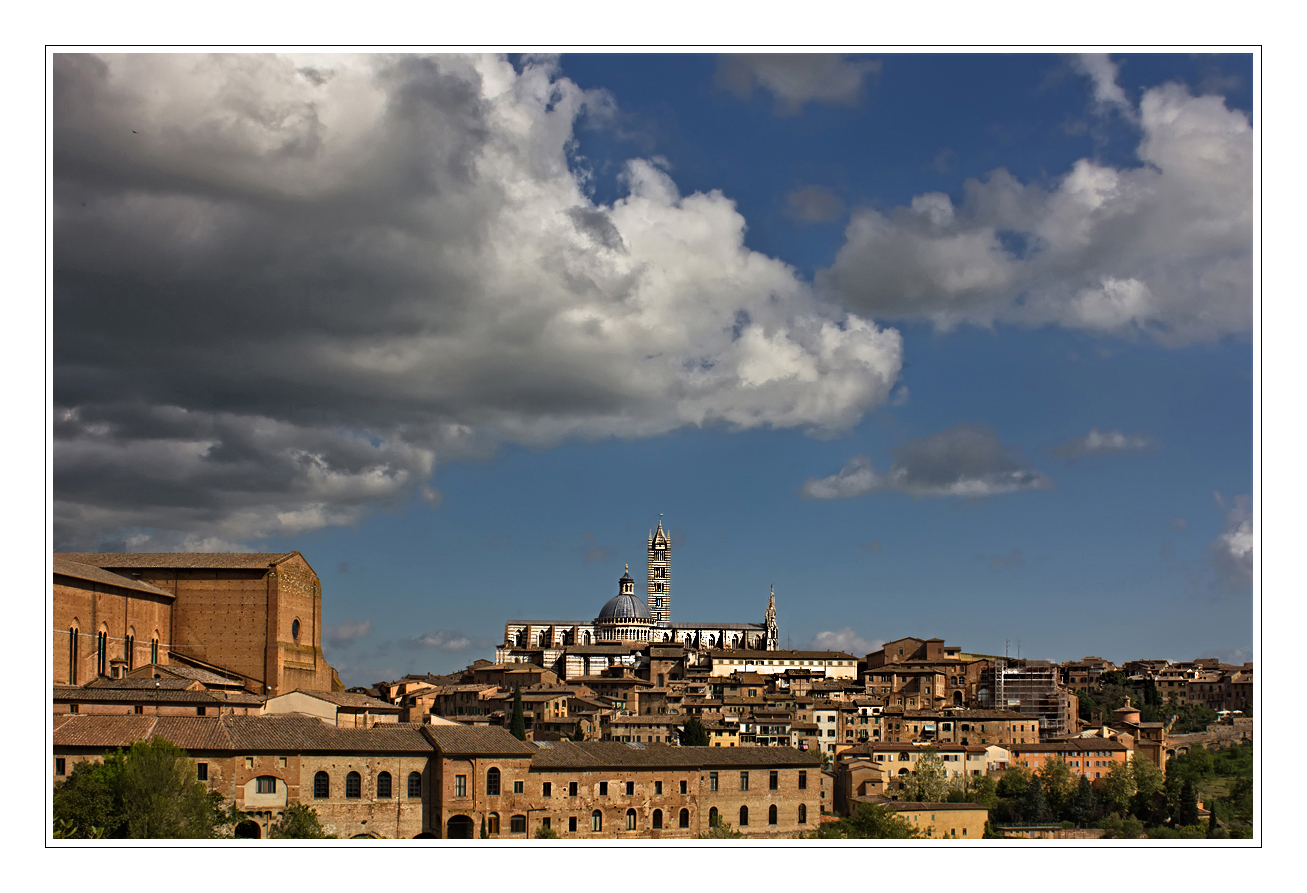 Gewitterwolken über Siena....