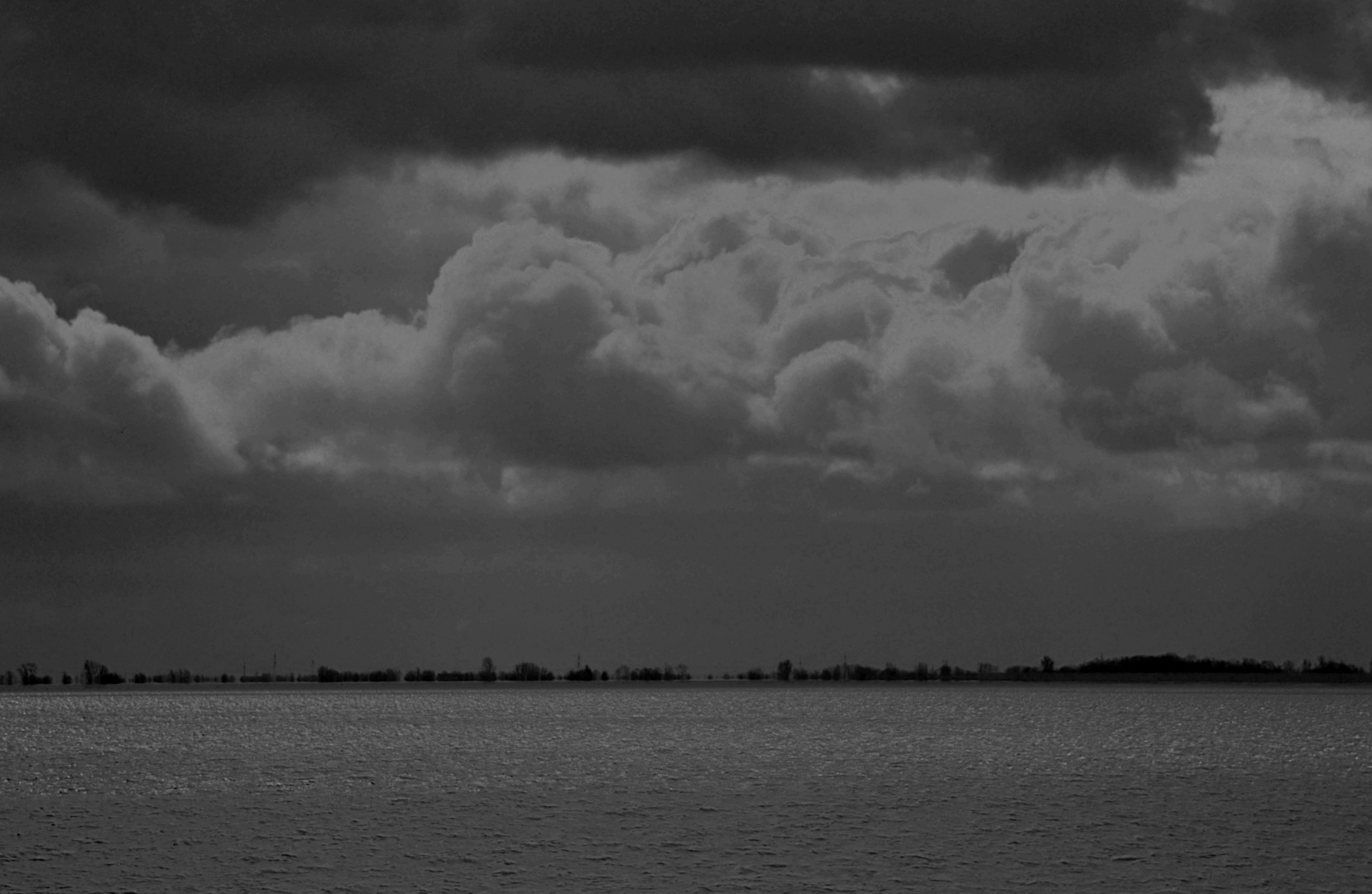 Gewitterwolken überm Jadebusen