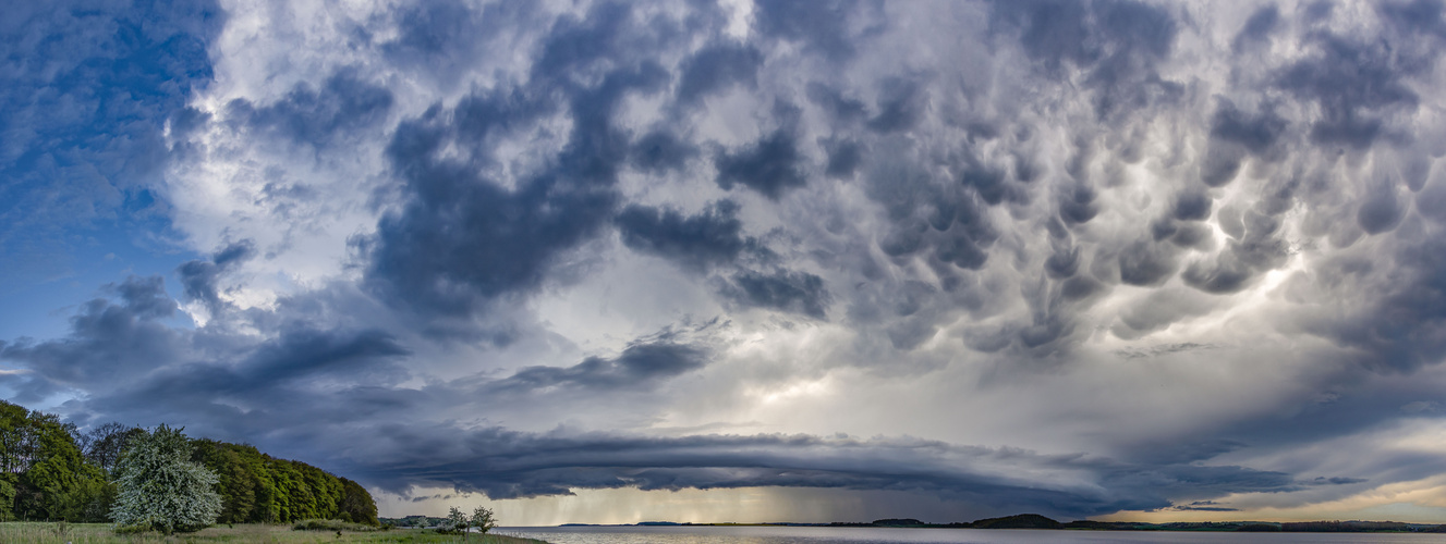 Gewitterzelle mit Mammatus