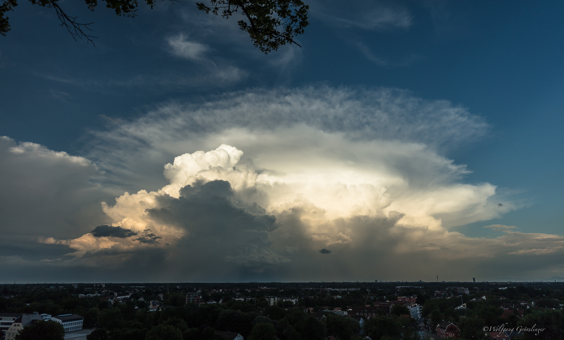 Gewitterzelle über München