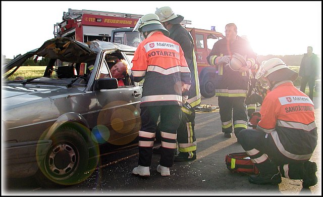 Gewöhnliche Rettungsübung mit der Feuerwehr